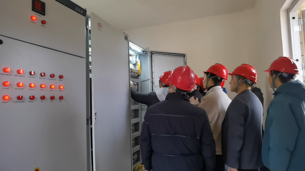 永浩機電 污水處理廠PLC控制柜(1).png